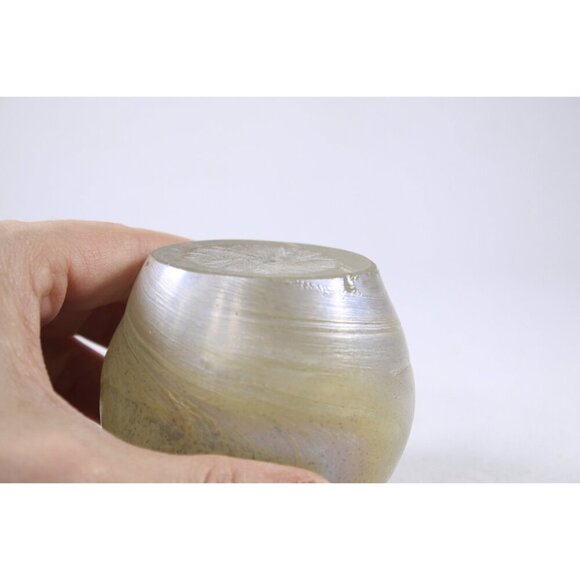 Vintage Art glass apple pen stand, artist signed glass paperweight, iridescent - Picture 9 of 10